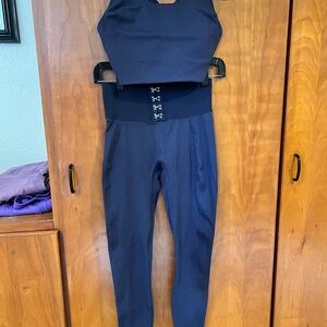 Navy corset waste, bombshell, sportswear leggings.